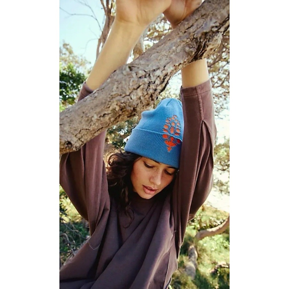 Free People Movement Women One Size Iconic Buti Hat Cap‎ Beanie Blue Orange